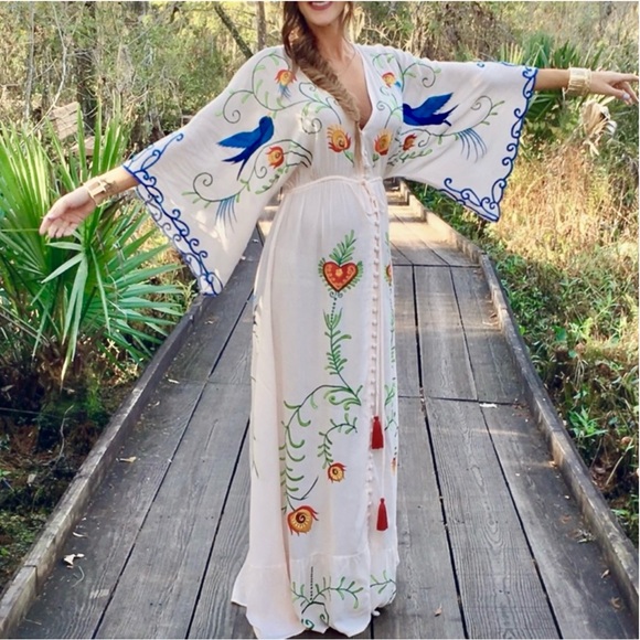 Fabulous flowing bird & heart embroidered white kimono maxi Maternity Dress - Picture 5 of 8